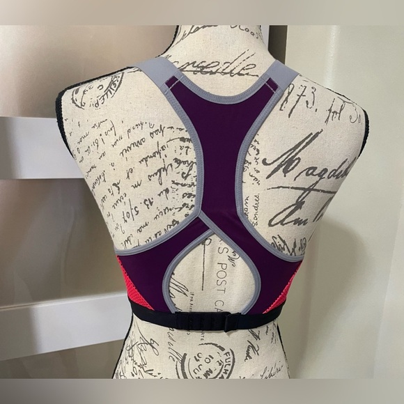 🍂 Red and Gray Victoria Sport by  Victoria's Secret Sports Bras EUC - Picture 3 of 7